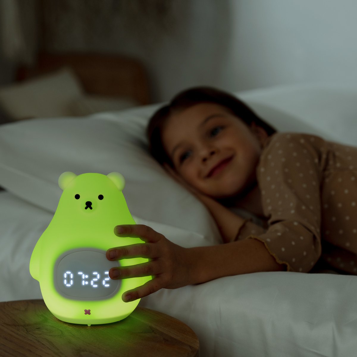 3Babies® Sleep Trainer – Alarme de sommeil Bébé – Fonction veilleuse avec Wekker – Réveil pour enfants – Ours Wit – Application incluse