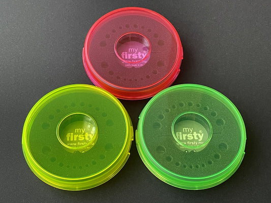 3-Combi Set Tooth Boxes - Firsty Round Fluor - Vert/ Zwart + Jaune/ Zwart + Rose/ Zwart - Garçon/Fille - Comprend les journaux de bord, les aimants de réfrigérateur et l'expédition